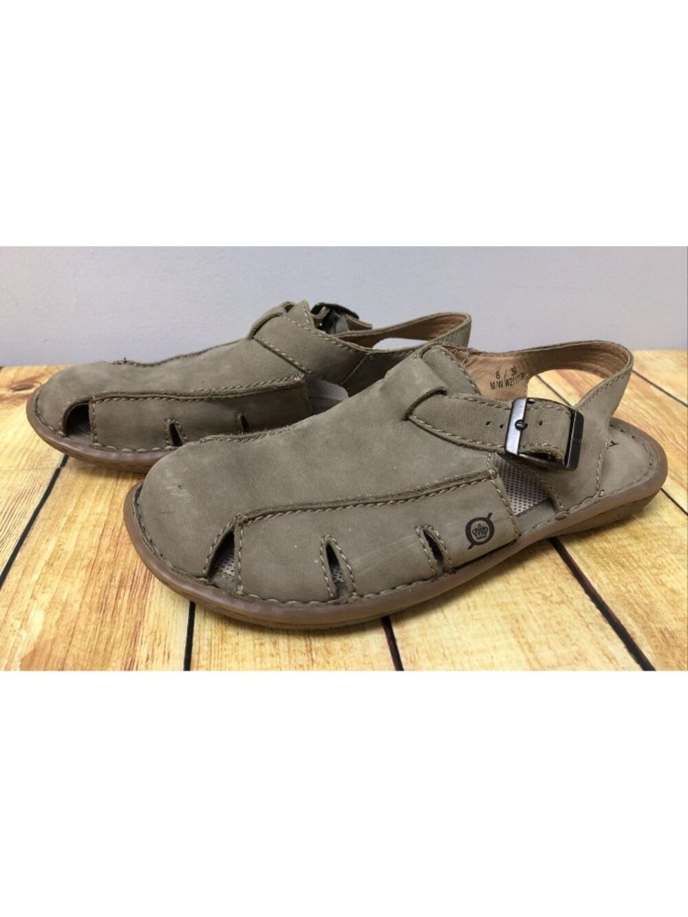 Born Womens 8/39 Taupe Leather Casual Closed Toe Slingback Sandals W21177